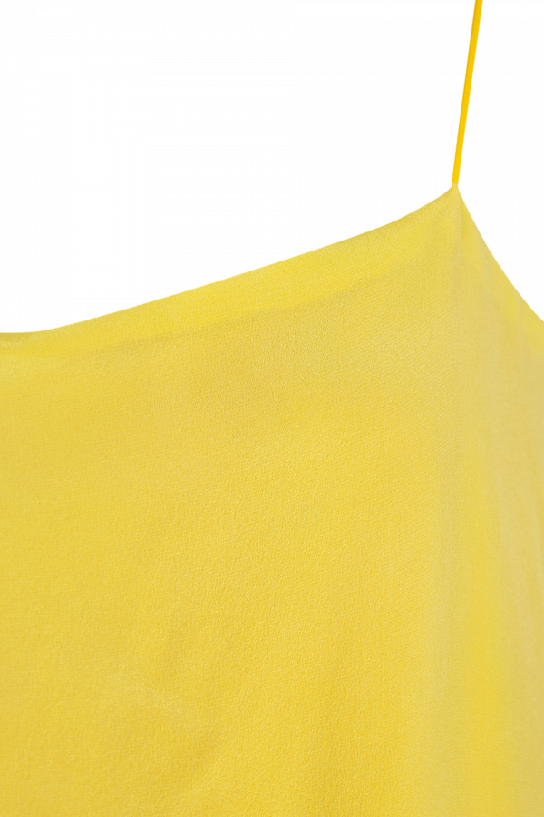 Detalle de Flor Reversible Dress en Amarillo por Aletheia